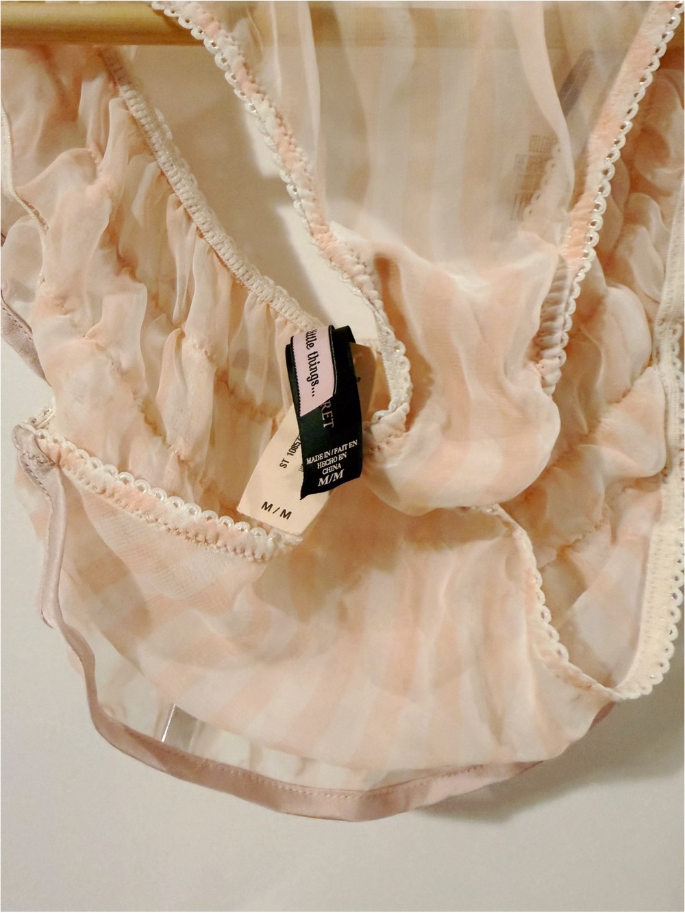 Victoria’s Secret Limited Edition London Charm Undies - Picture 4 of 5